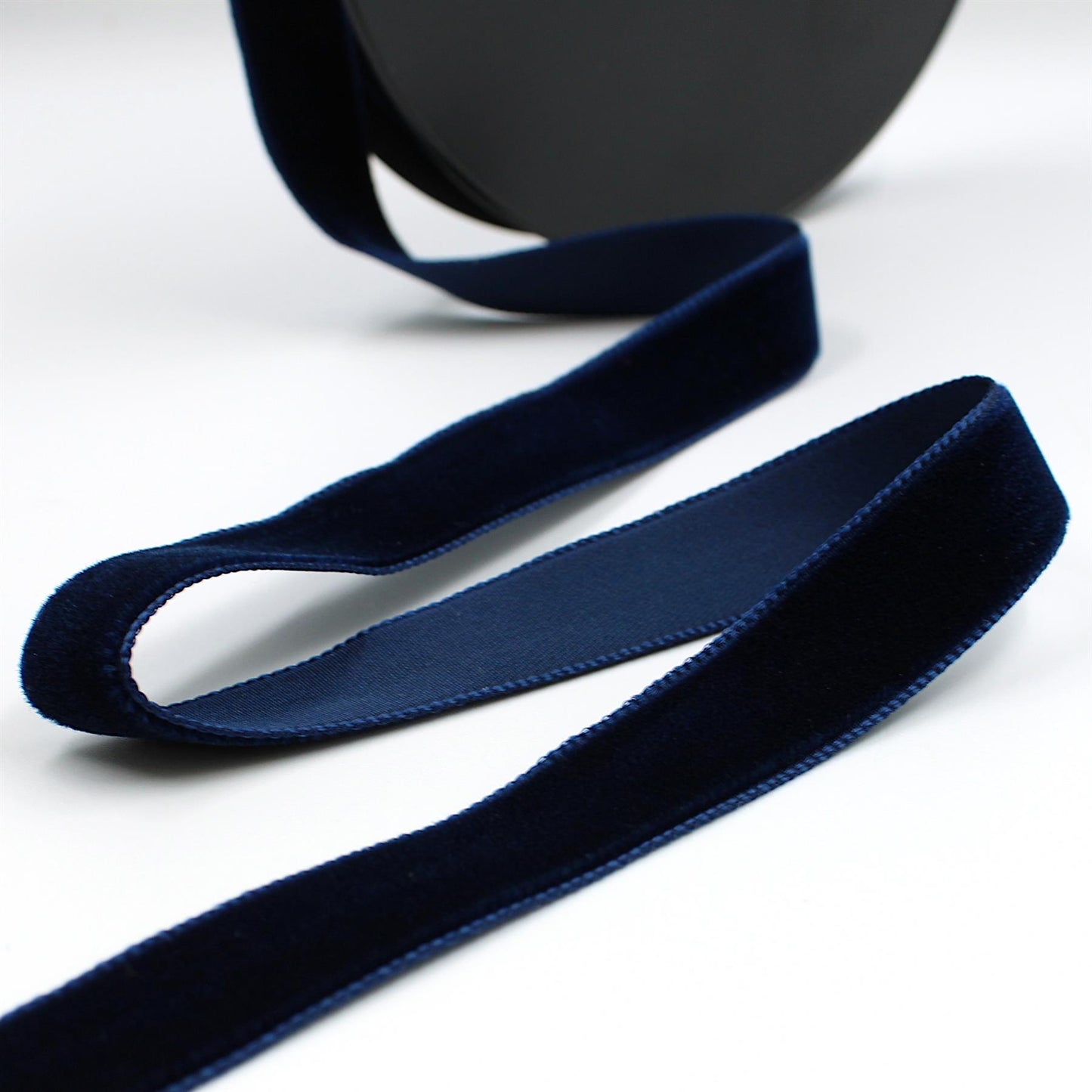 Velvet Ribbon - 16mm x 10 metres - 6002
