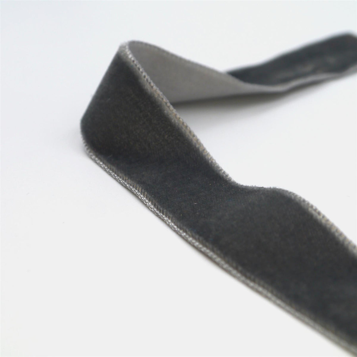 Narrow Velvet Ribbon - 9mm x 10 metres - 6002