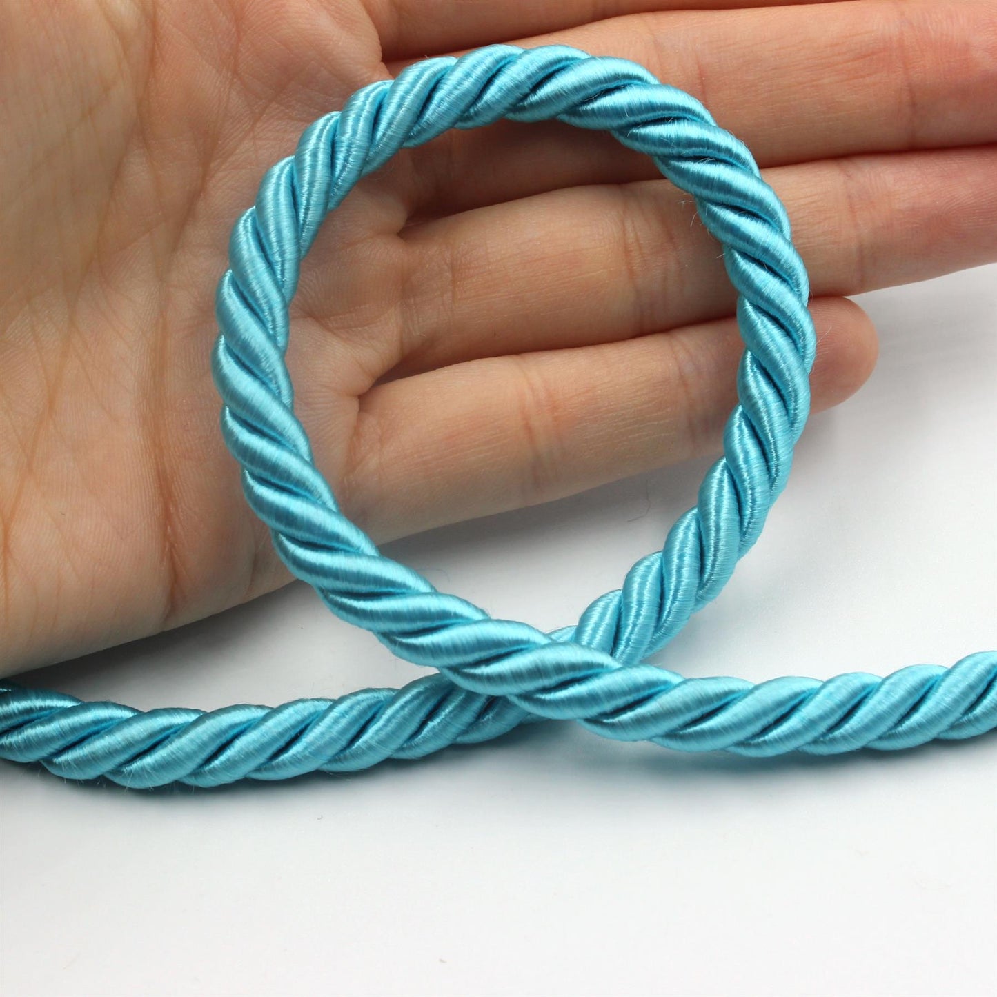 Silky Twisted Cord 8330