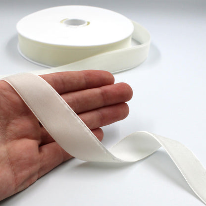 Velvet Ribbon - 23mm x 10 metres - 6002