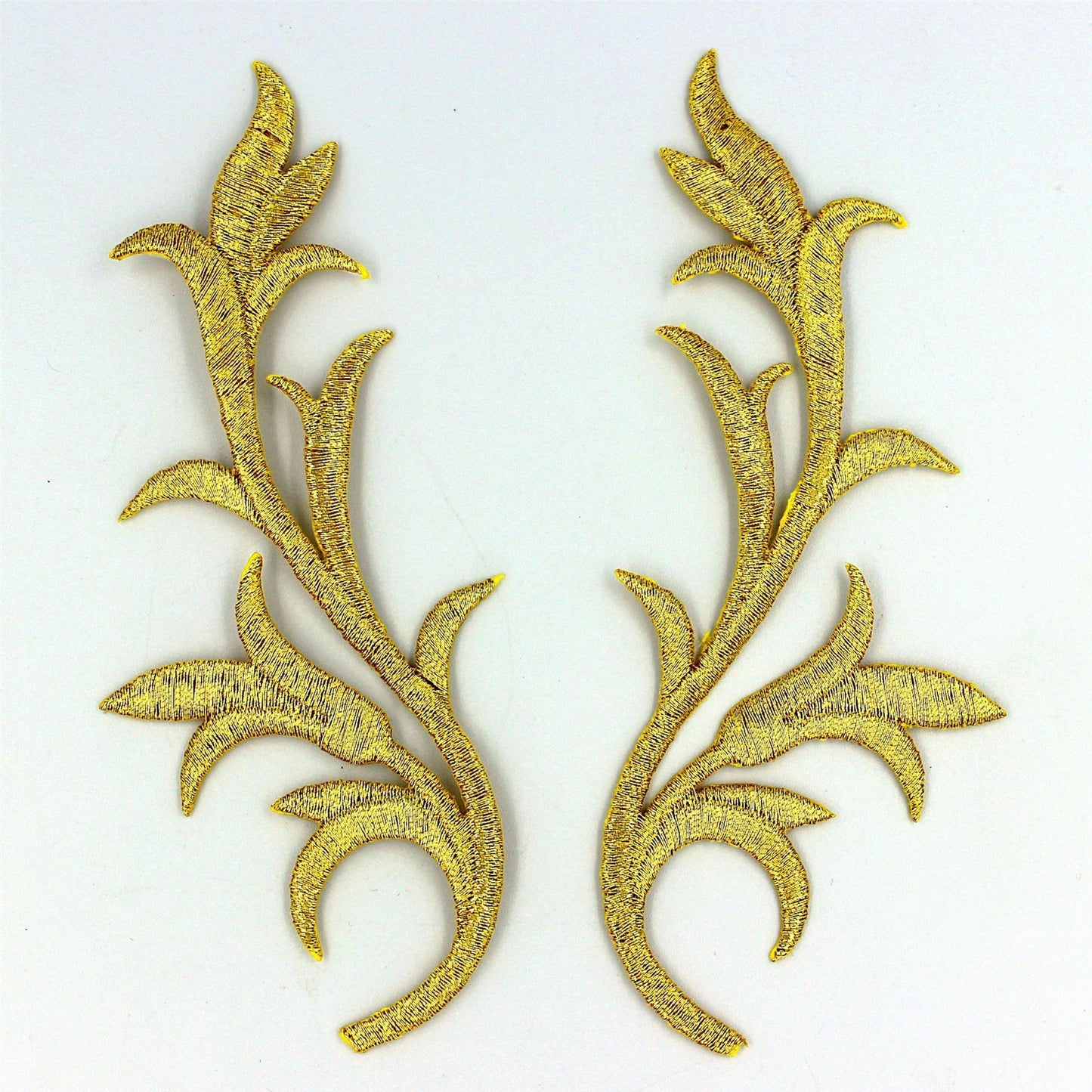 Embroidered Cornelli Motif Pair 13cm 8910