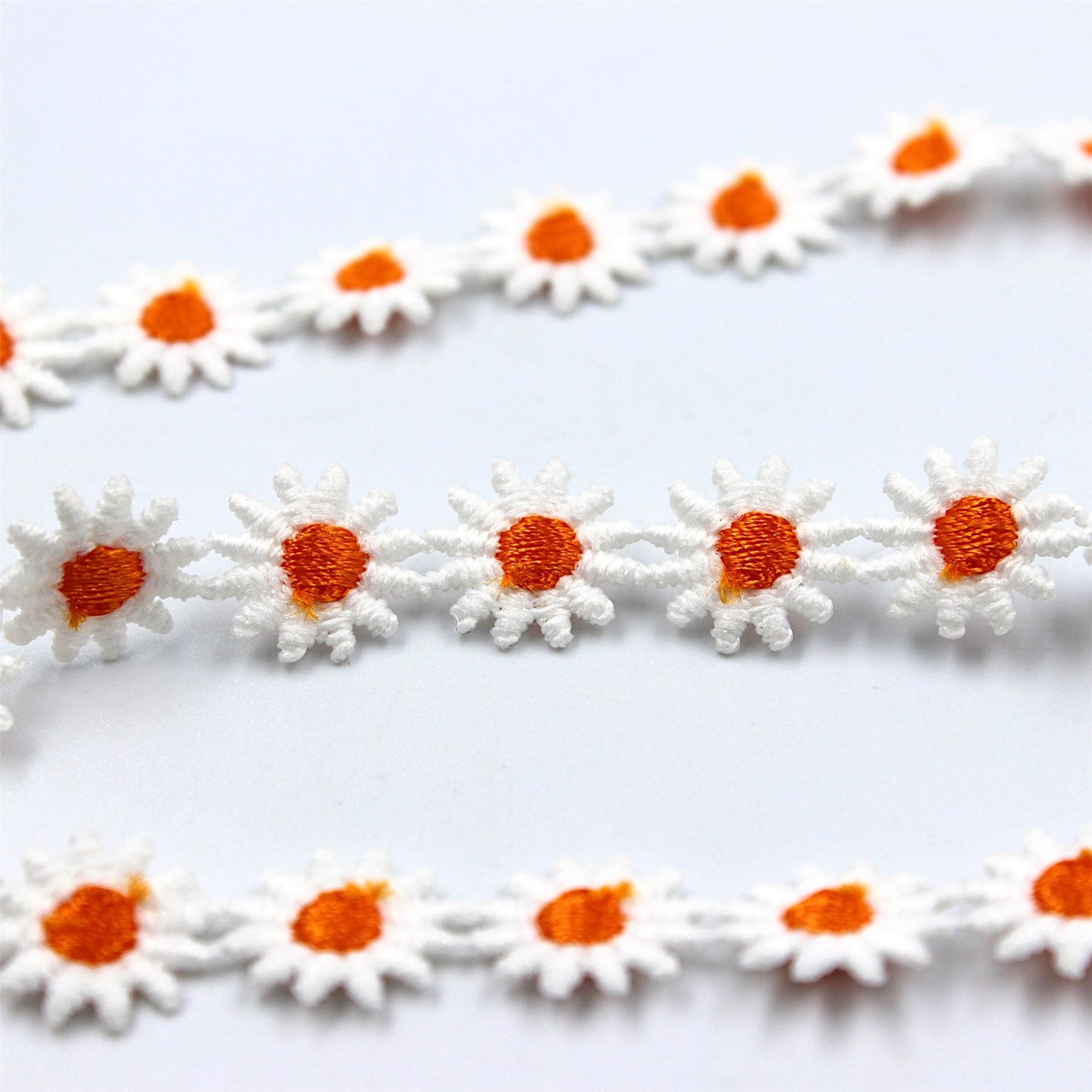 White Daisy Lace with Colourful Centre - 12mm - by the metre - 5427