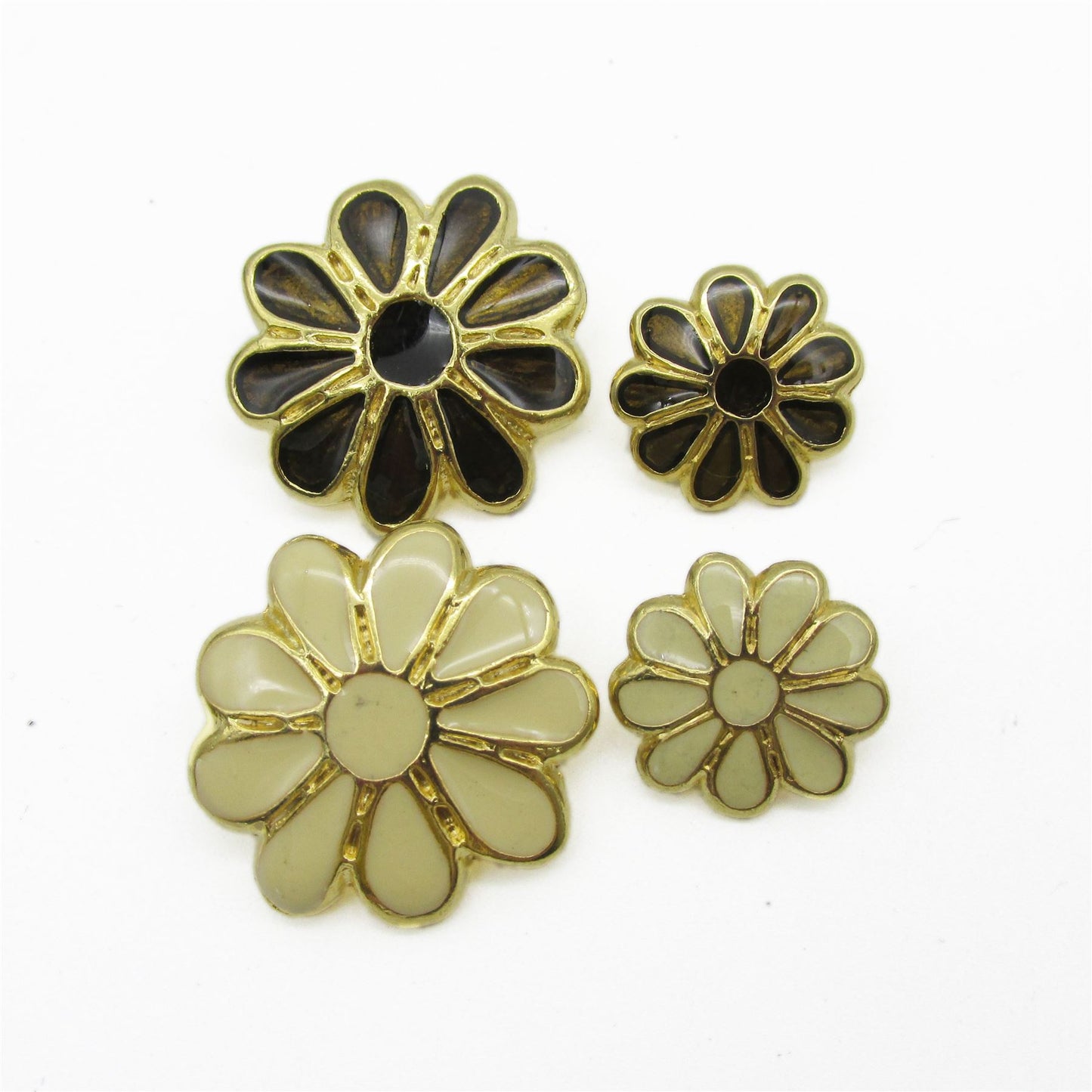 Enamel Flower Button - 4379