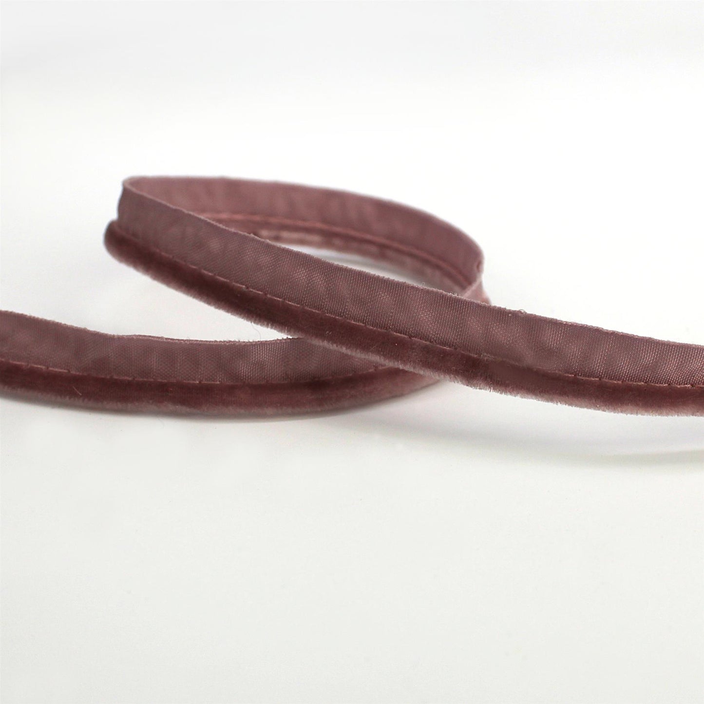 Velvet Insertion - 11mm - by the metre - 6431
