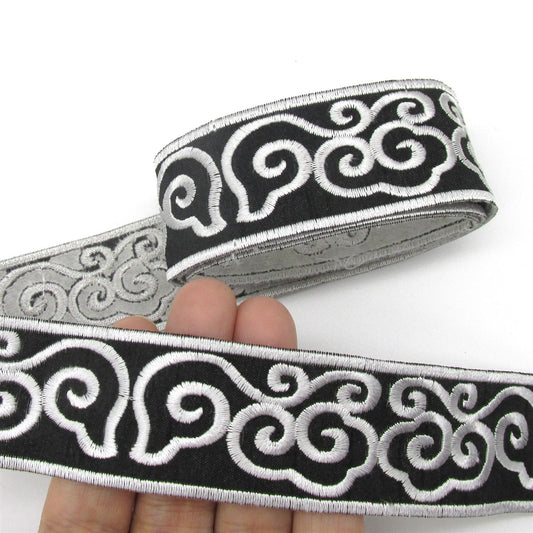 Embroidered Braid - 30mm - by the metre - 9889