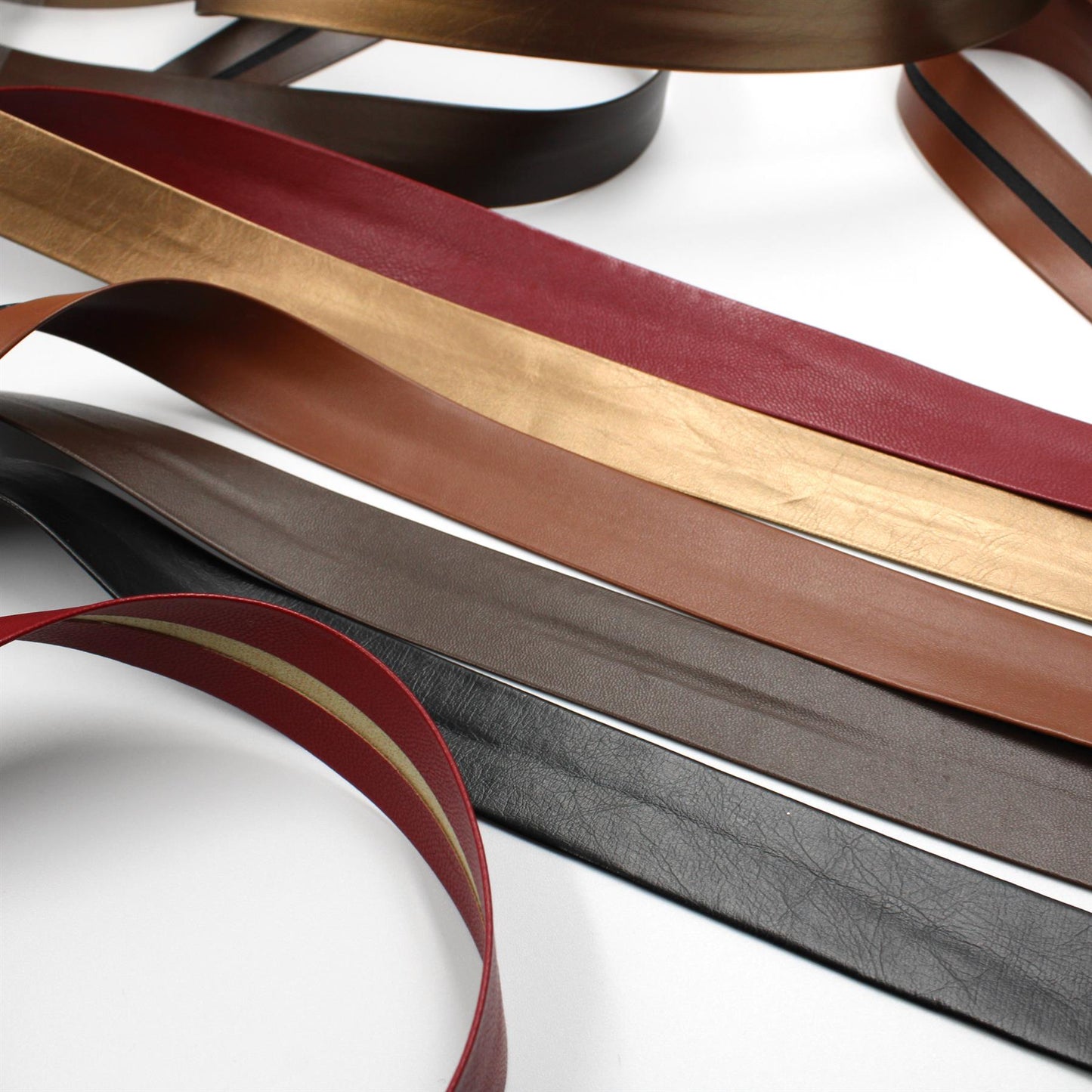 Leatherette Folded Bias Binding 25mm x 1m - 9949