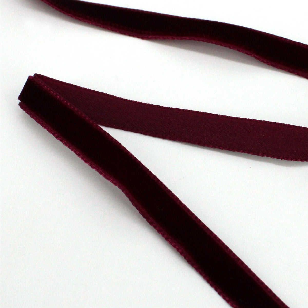 Narrow Velvet Ribbon - 9mm x 10 metres - 6002