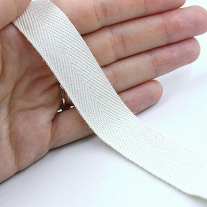 Strong Cotton Herringbone x 5 metres - 7647
