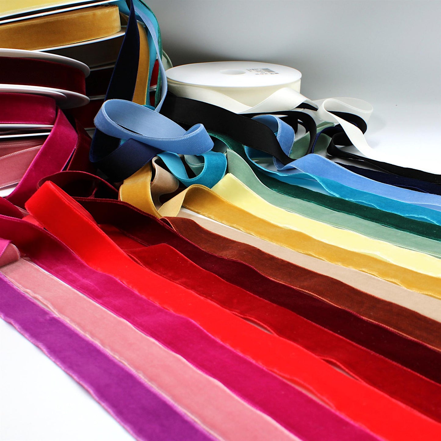 Velvet Ribbon - 23mm x 10 metres - 6002