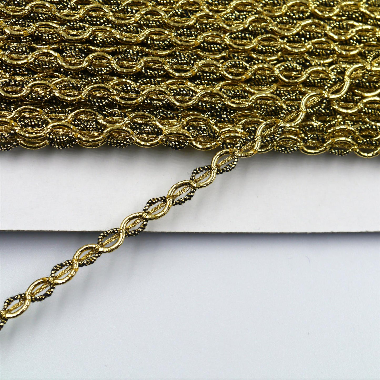 Tiny Metallic Serpentine Braid 3mm 7877