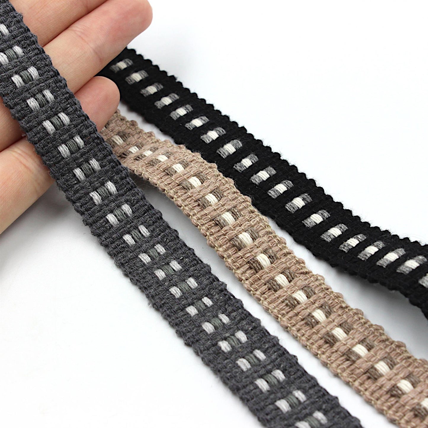 Woven Tri-Stitch Flat Furnishing Braid 18mm x1m - 5566