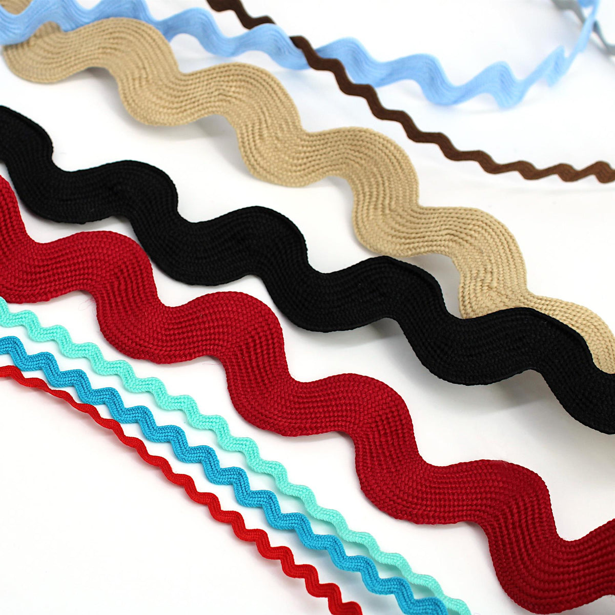 Serpentine Ric Rac Braid - by the metre - 6029