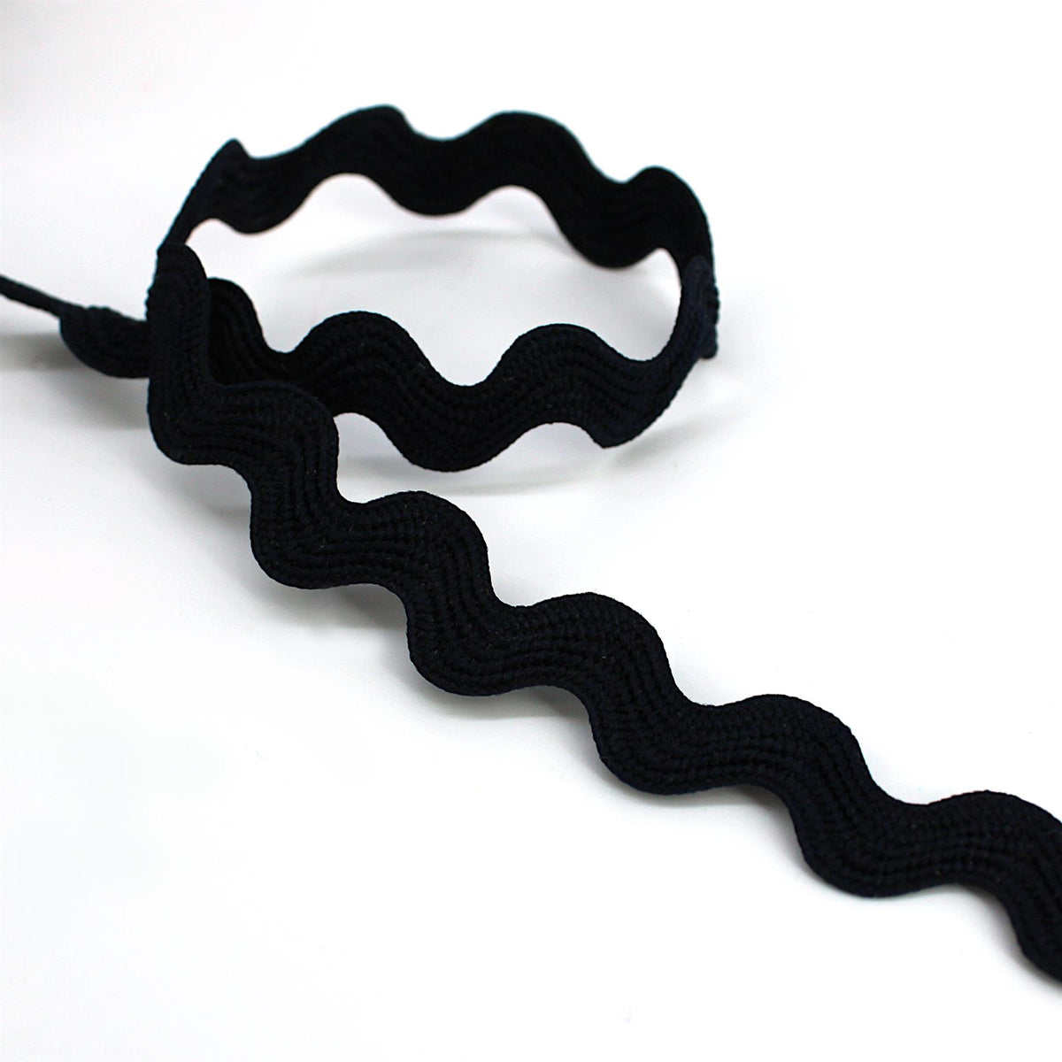 Serpentine Ric Rac Braid - by the metre - 6029