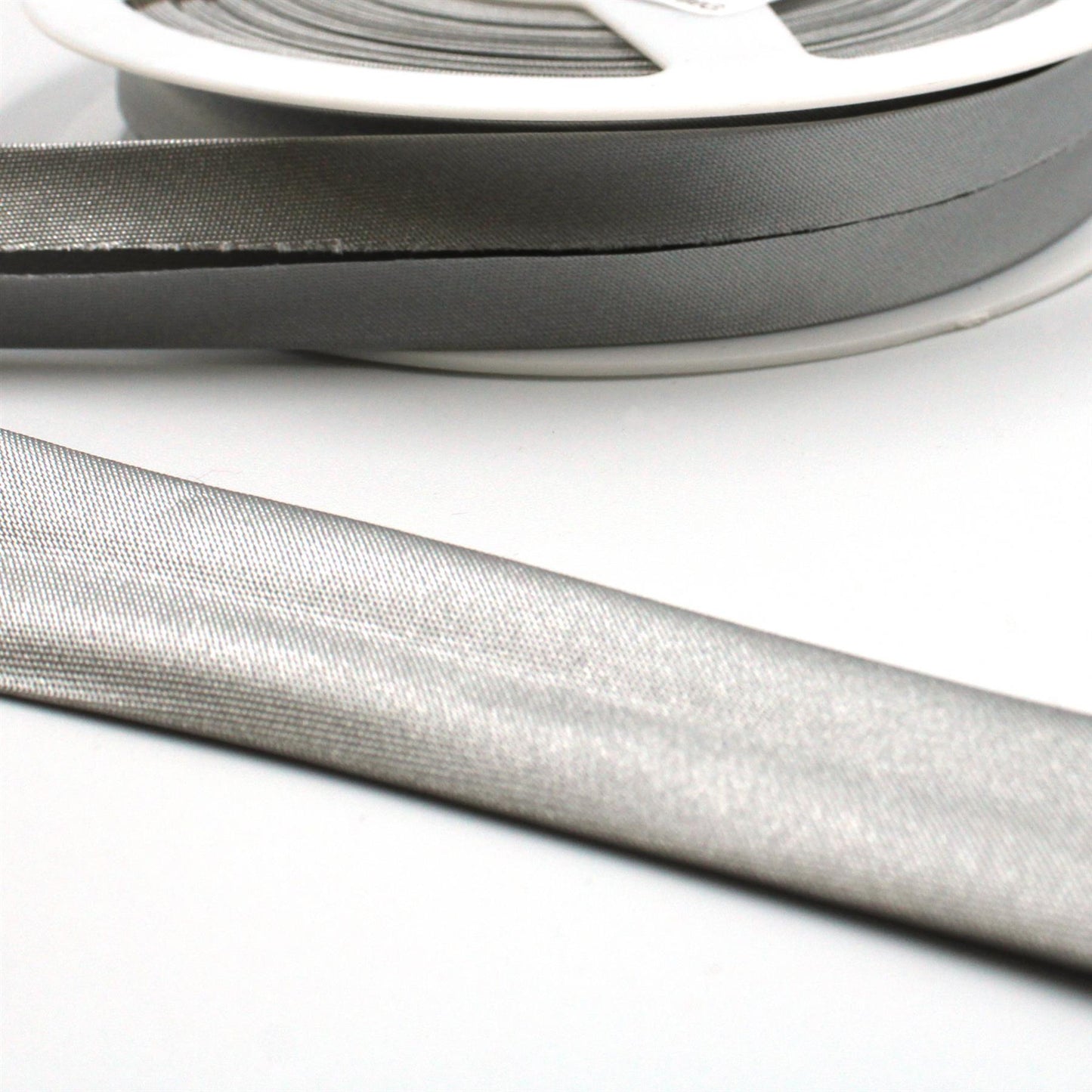 Satin Folded Bias Binding 19mm x 25m - 6304