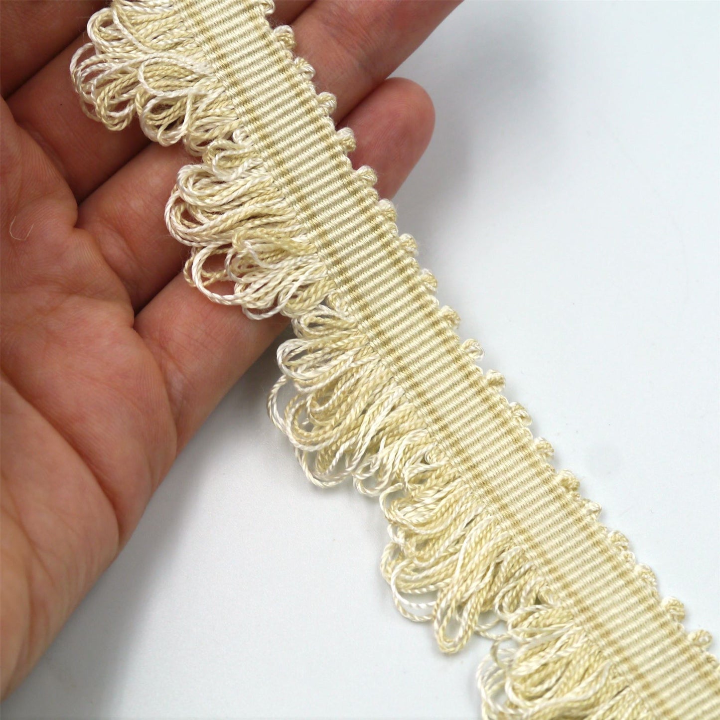 Grosgrain Braid With Van Dyke Looped Fringe 30mm 6179