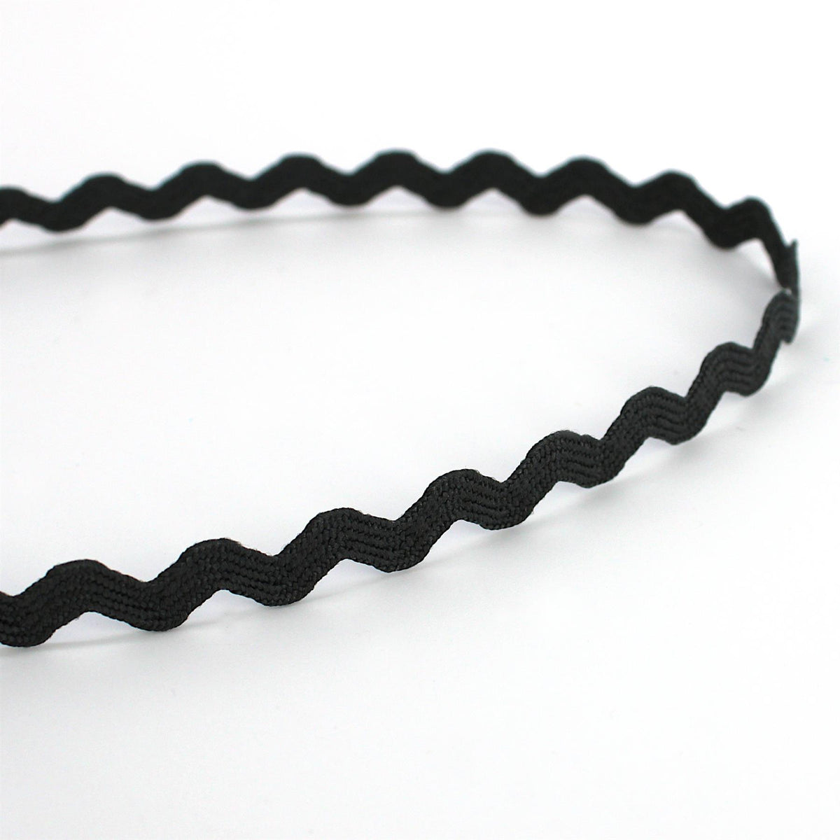 Serpentine Ric Rac Braid - by the metre - 6029