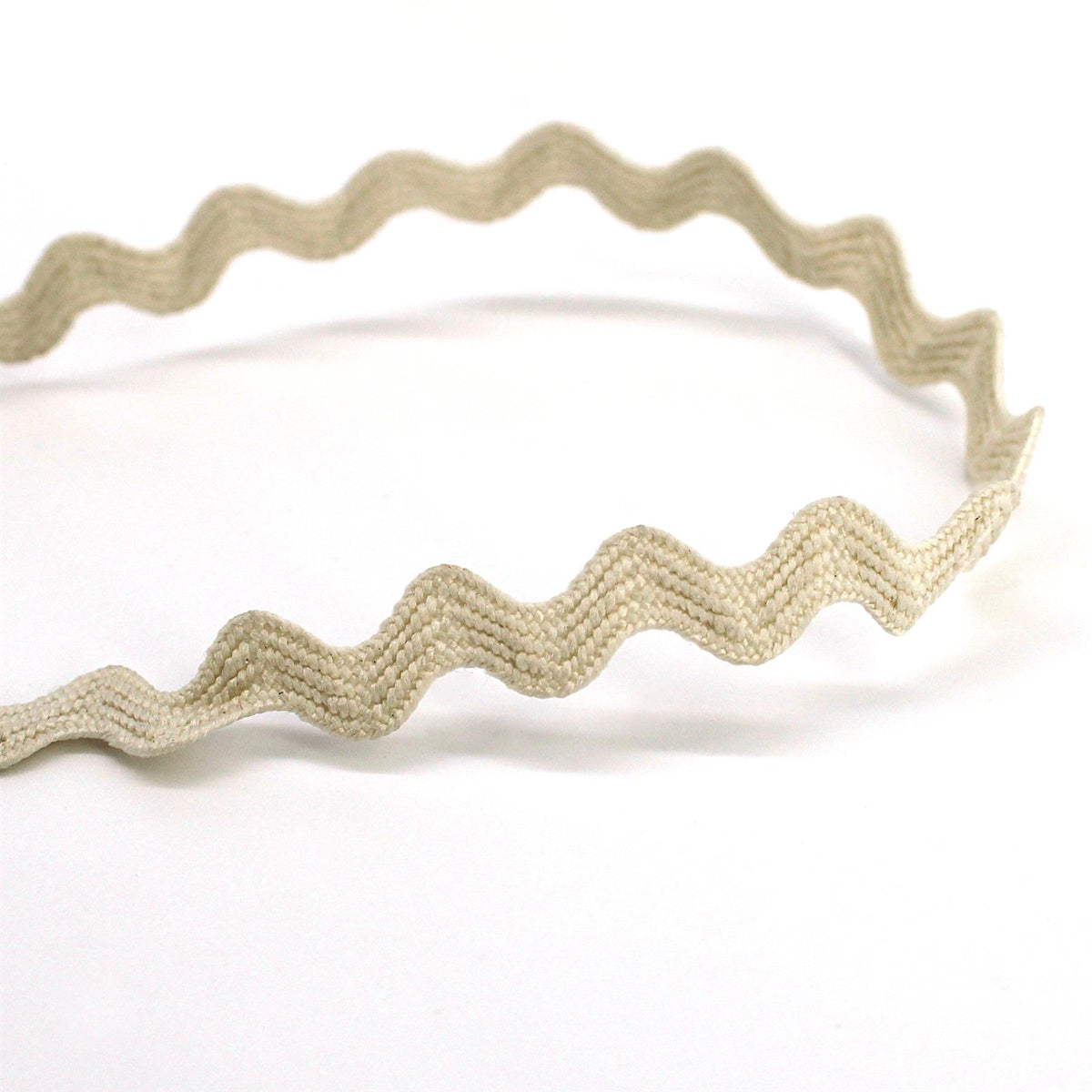 Serpentine Ric Rac Braid - by the metre - 6029