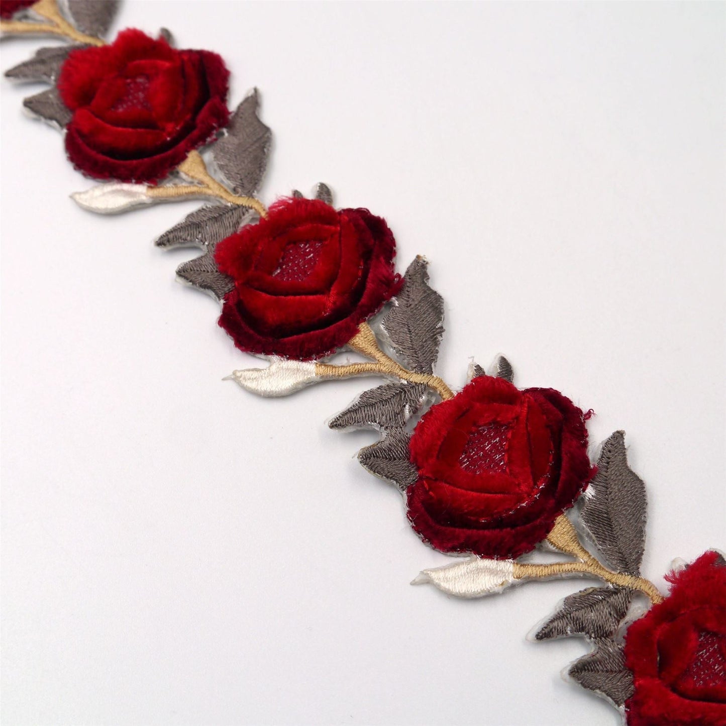 Iron-On Chenille Flower Braid 40mm 9085