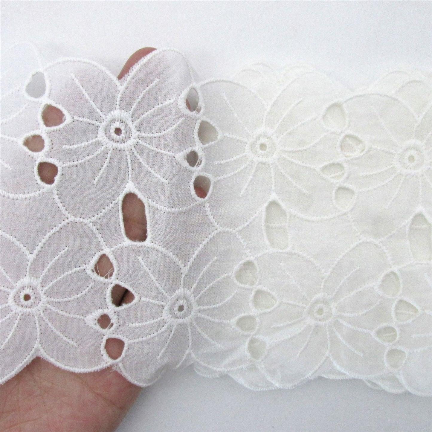 Large Flowers Broderie Anglaise - Ivory - 11cm - by the metre - 6135