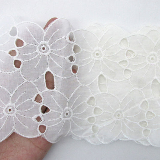 Large Flowers Broderie Anglaise - Ivory - 11cm - by the metre - 6135