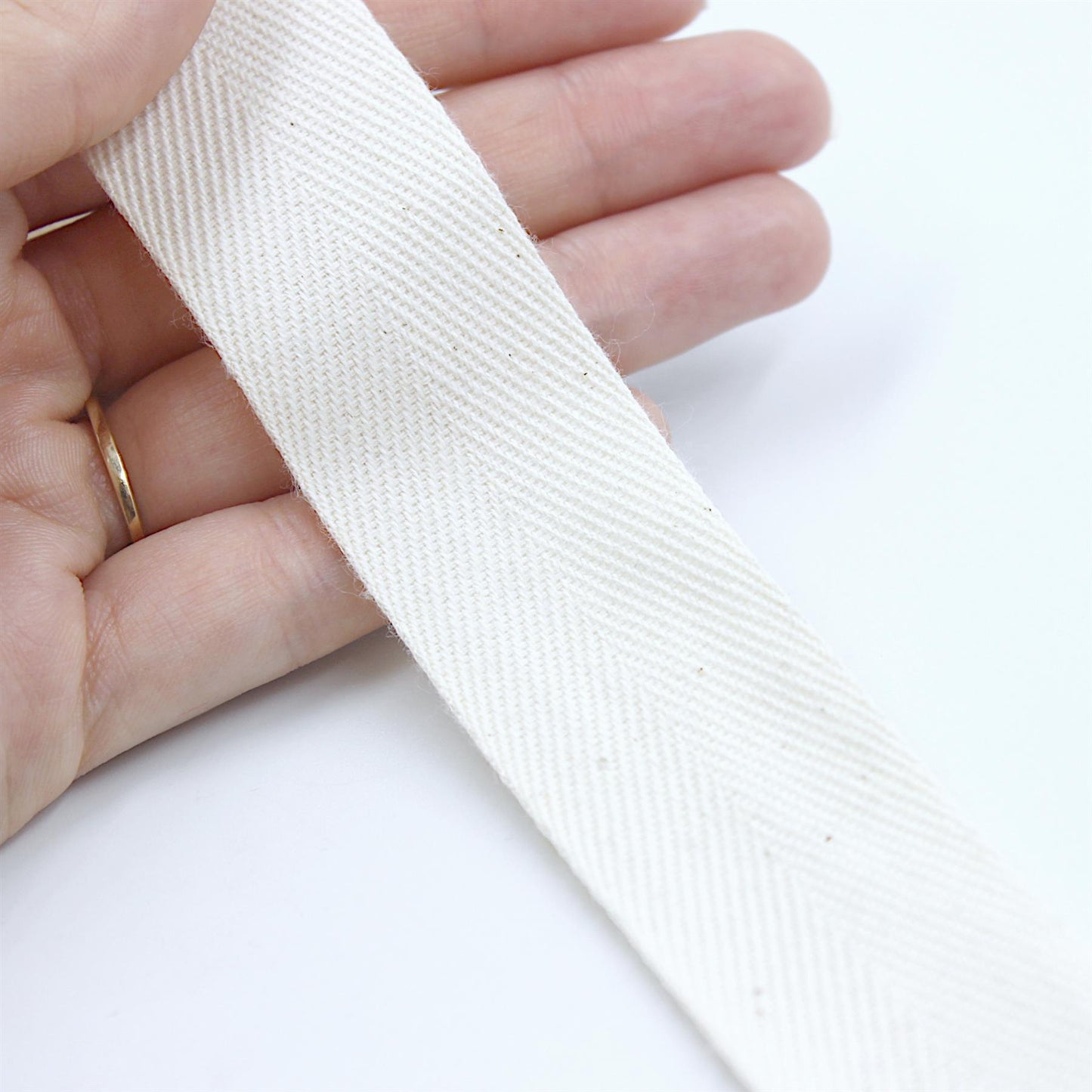 Strong Cotton Herringbone x 5 metres - 7647