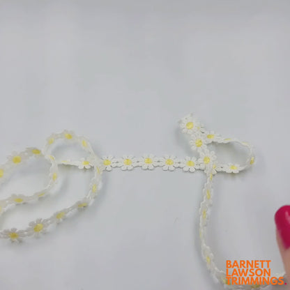 White Daisy Flower Braid 12mm x 1m - 8929
