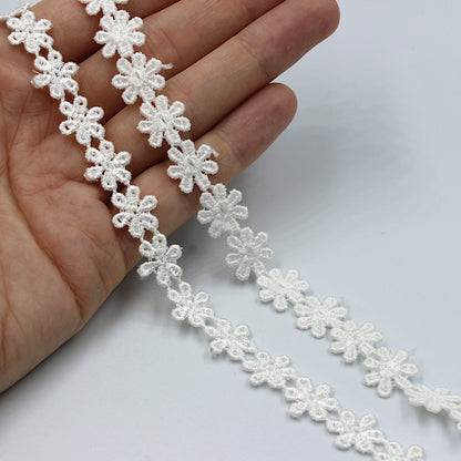 Small Daisy Lace 12mm 7413